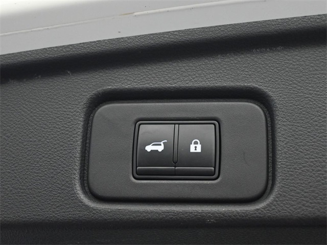 2022 Nissan Pathfinder SL photo 21