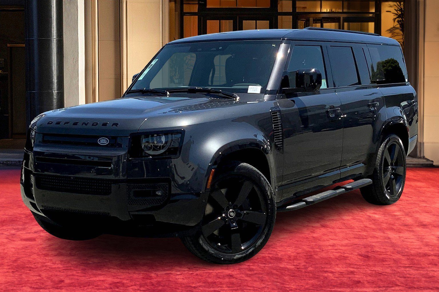 2025 Land Rover Defender X-Dynamic SE's photo