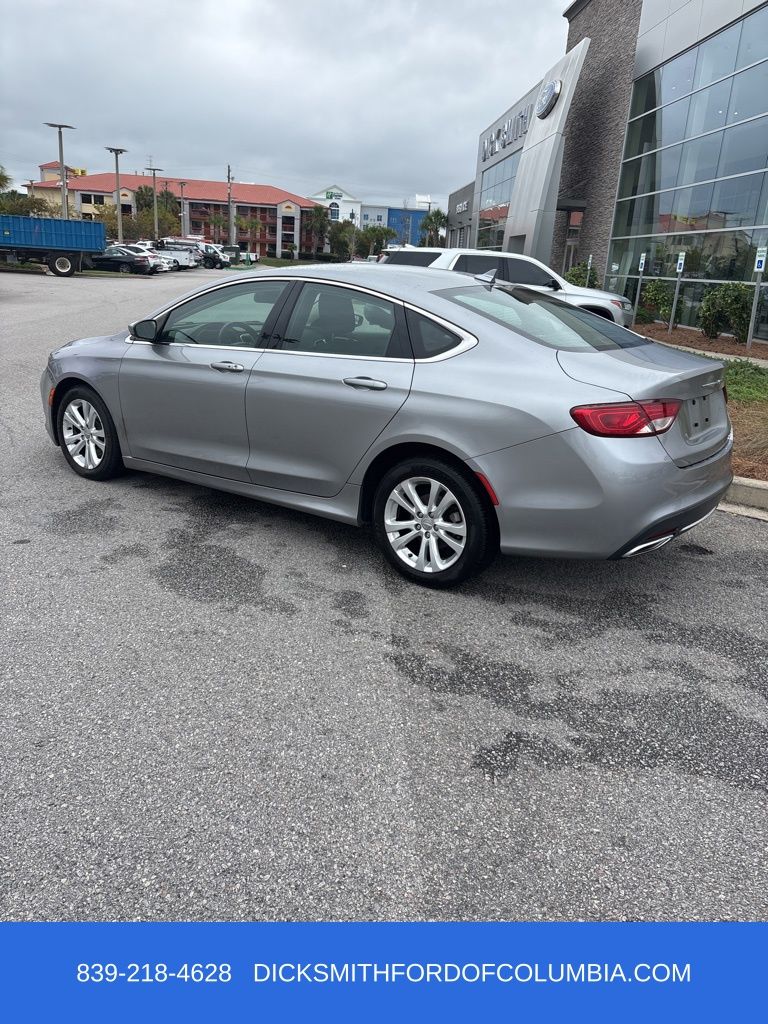 2015 Chrysler 200 Limited photo 2