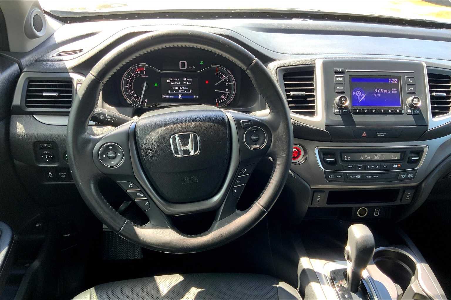 2019 Honda Ridgeline RTL photo 5
