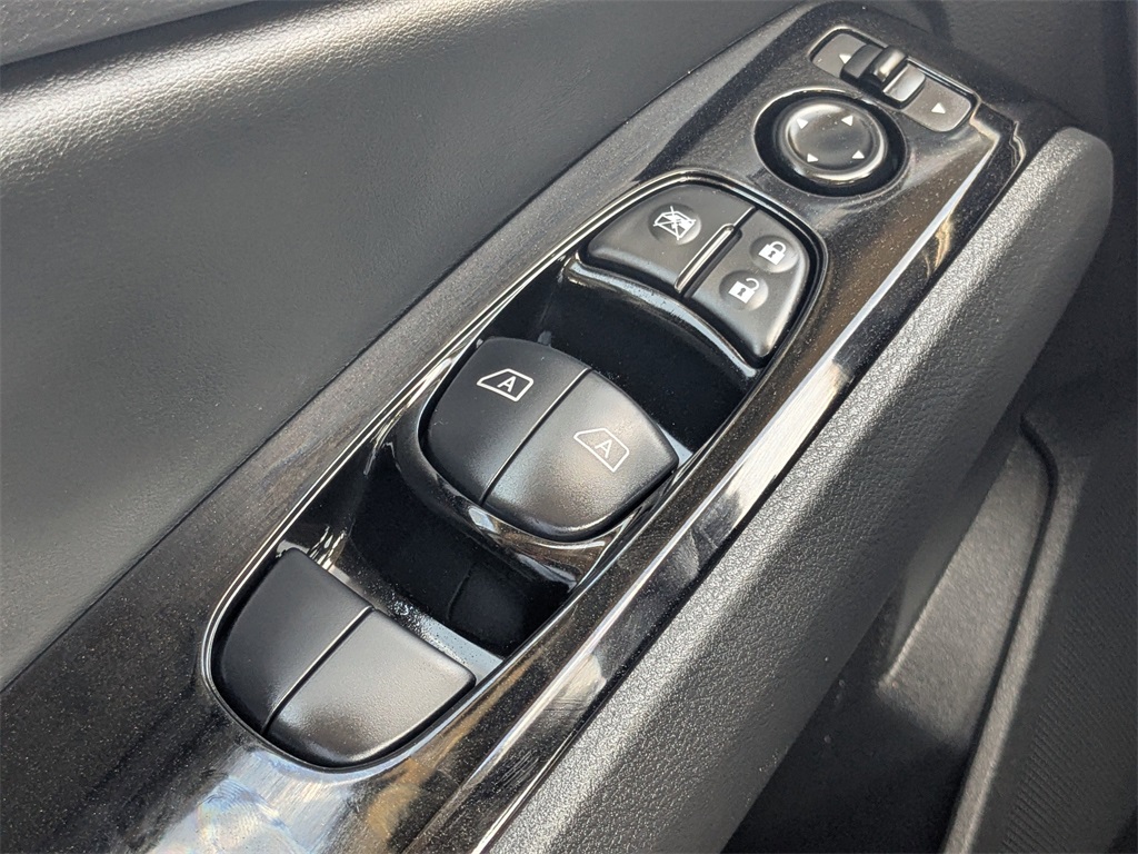 2025 Nissan Altima 2.5 SR photo 20
