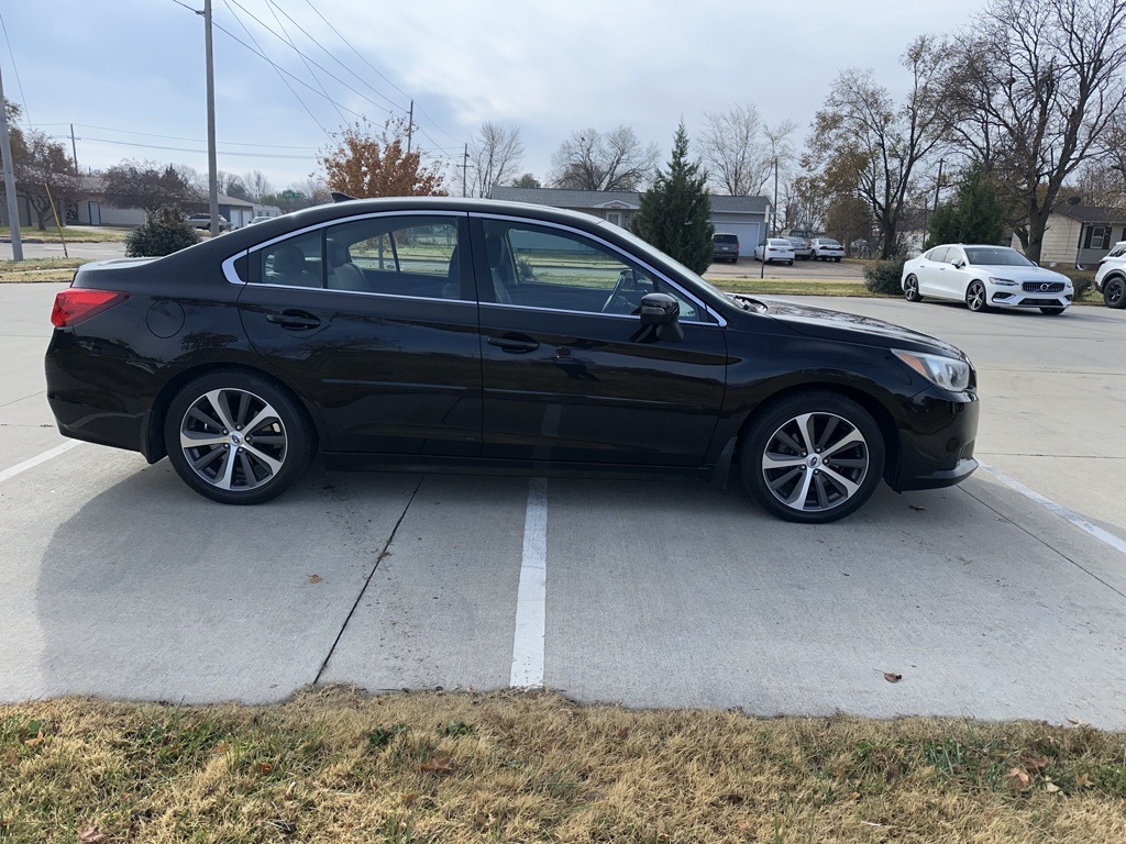 2016 Subaru Legacy 2.5i Limited photo 3