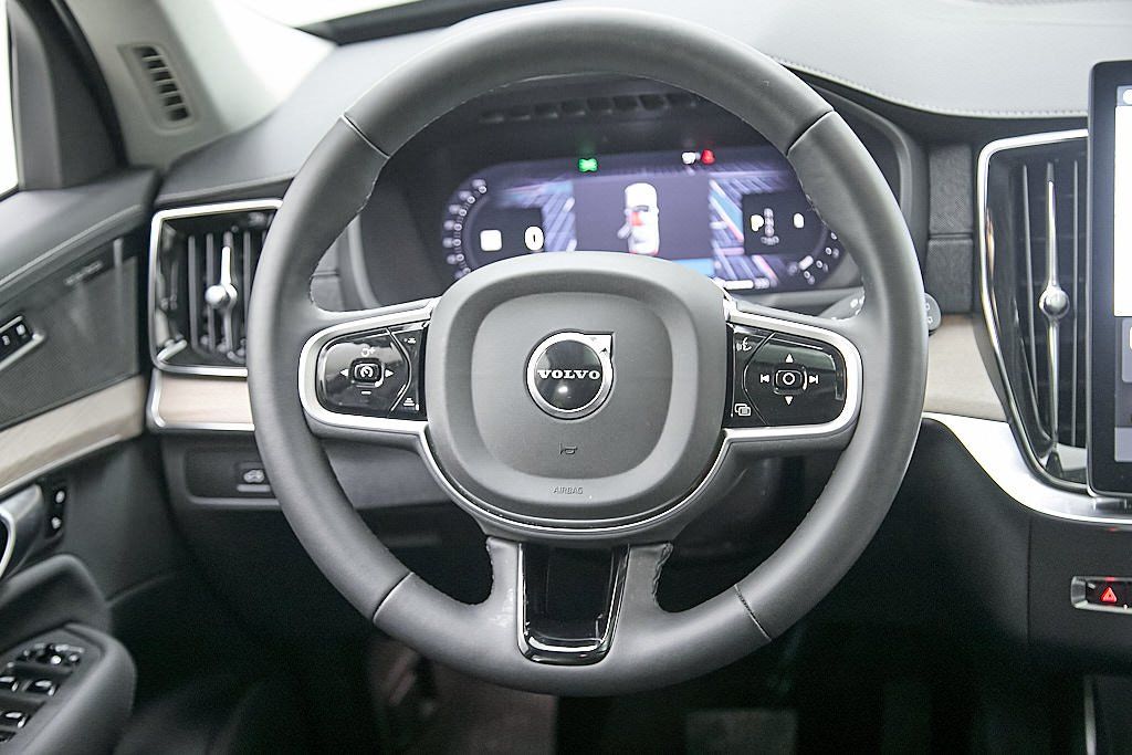 2026 VOLVO XC90 - Image 26