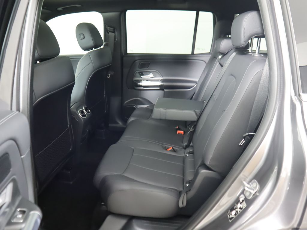 2026 Mercedes Benz GLB 250 photo 21