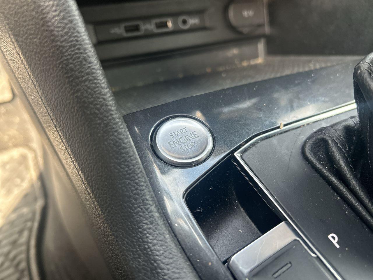 Used 2019 Volkswagen Tiguan SE with VIN 3VV2B7AX3KM142741 for sale in Kansas City