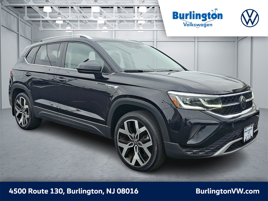 2023 Volkswagen Taos SEL's photo