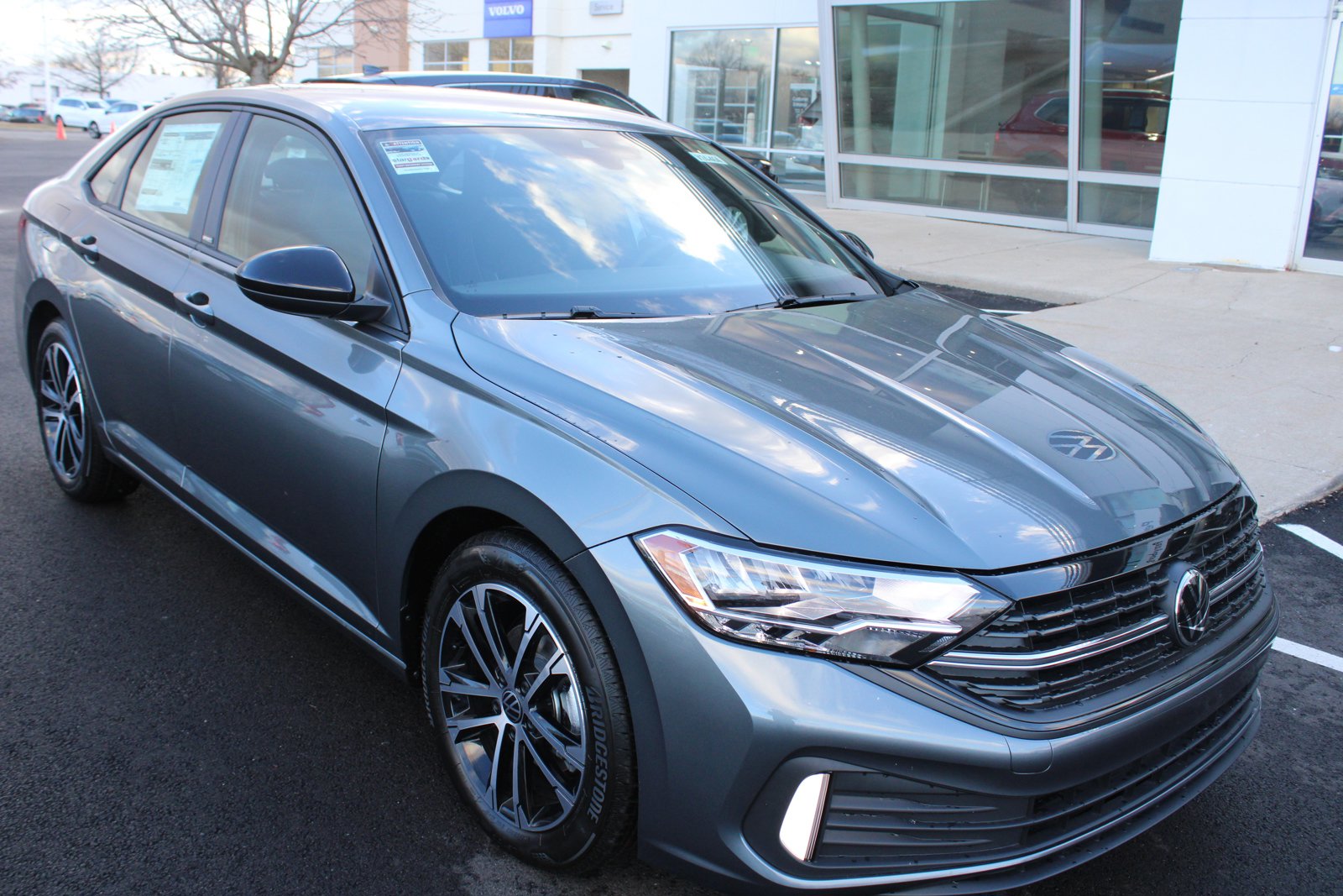 New 2024 Volkswagen Jetta Sport Auto 4dr Car in Perrysburg V24464