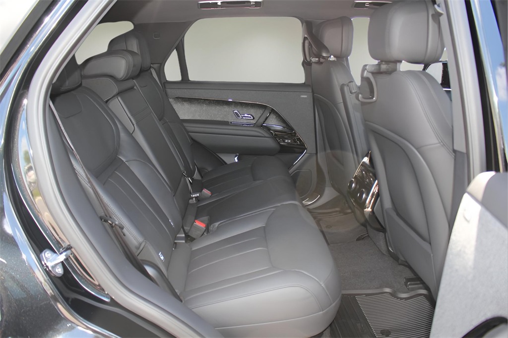 2025 Land Rover Range Rover Sport SE photo 16