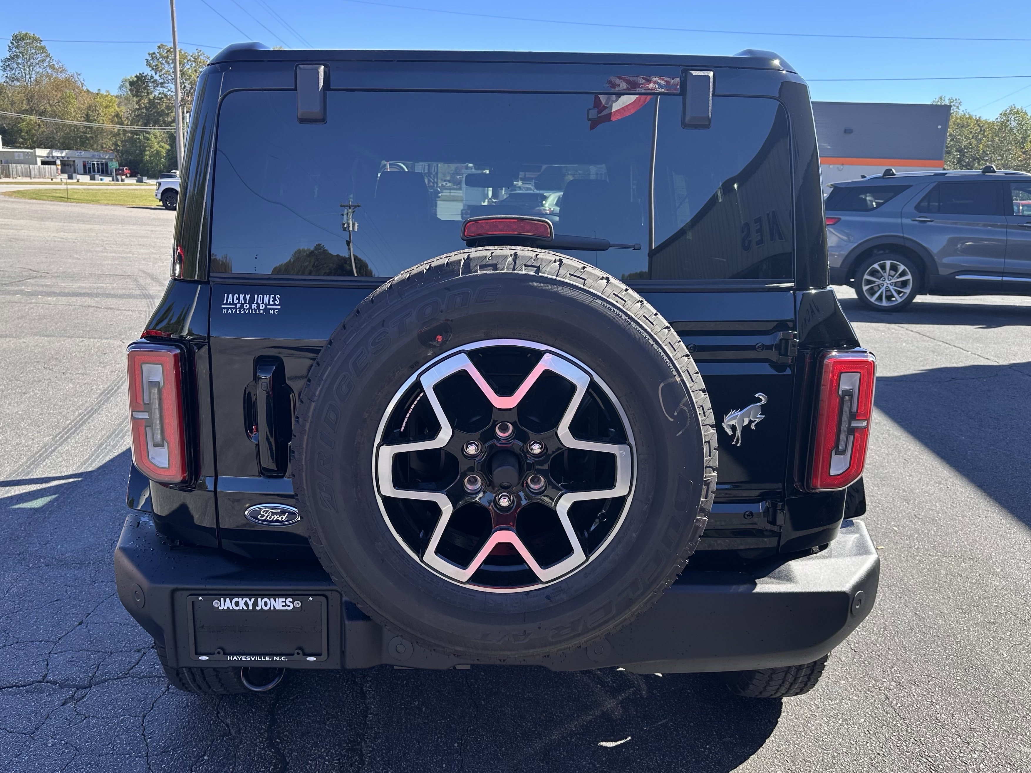 2025 Ford Bronco Outer Banks photo 2