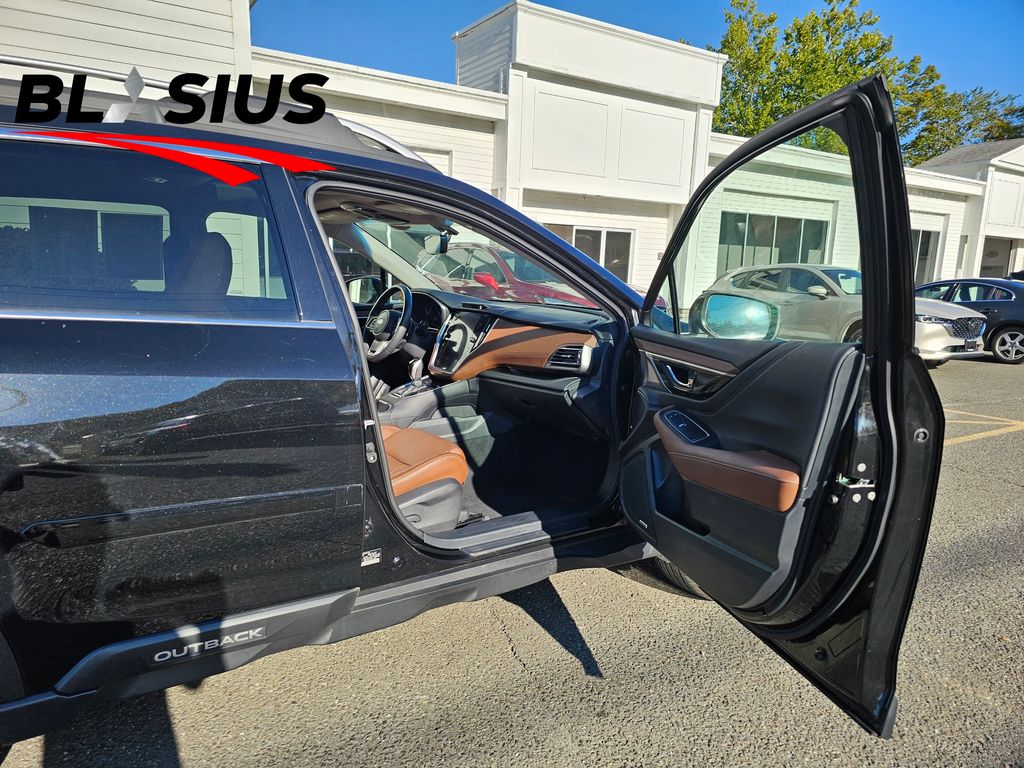 2022 Subaru Outback Touring XT photo 9