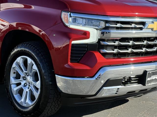 2022 Chevrolet Silverado 1500 LTZ photo 2