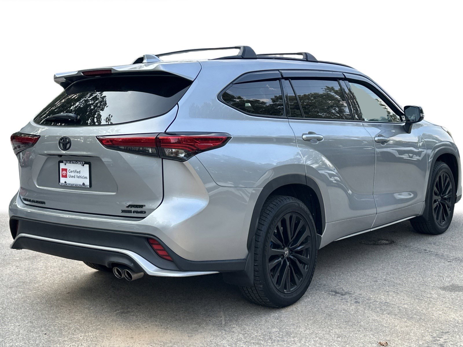 2023 Toyota Highlander L photo 6