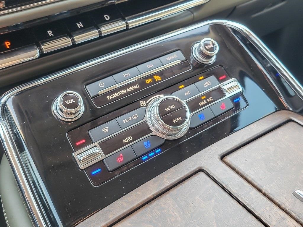 2022 Lincoln Navigator Black Label photo 14