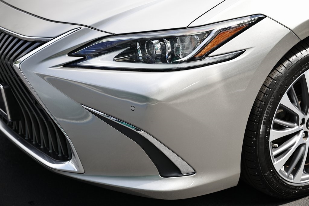 2019 Lexus ES 350 photo 11