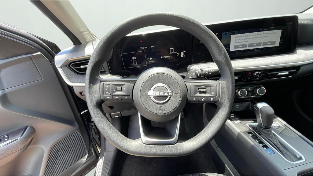 2025 Nissan Kicks SV photo 11
