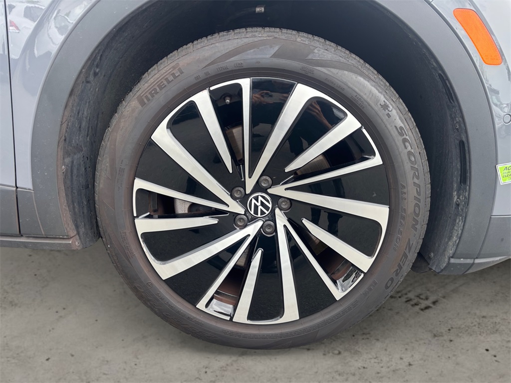 2023 Volkswagen ID.4 Pro Plus photo 13