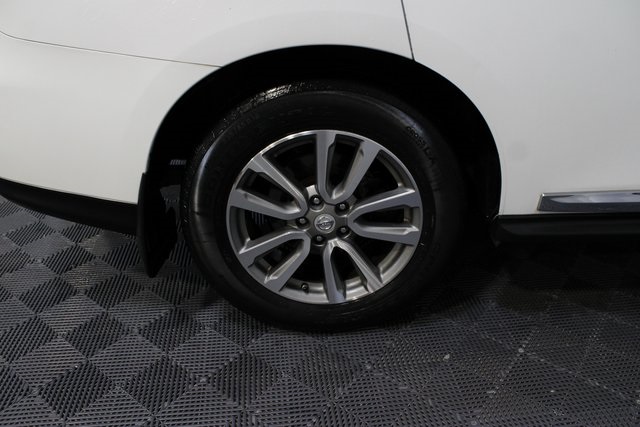 2014 Nissan Pathfinder SL photo 11