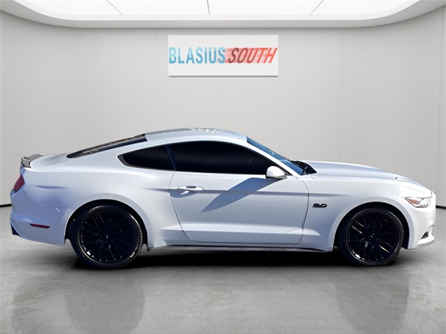 2017 Ford Mustang GT photo 2