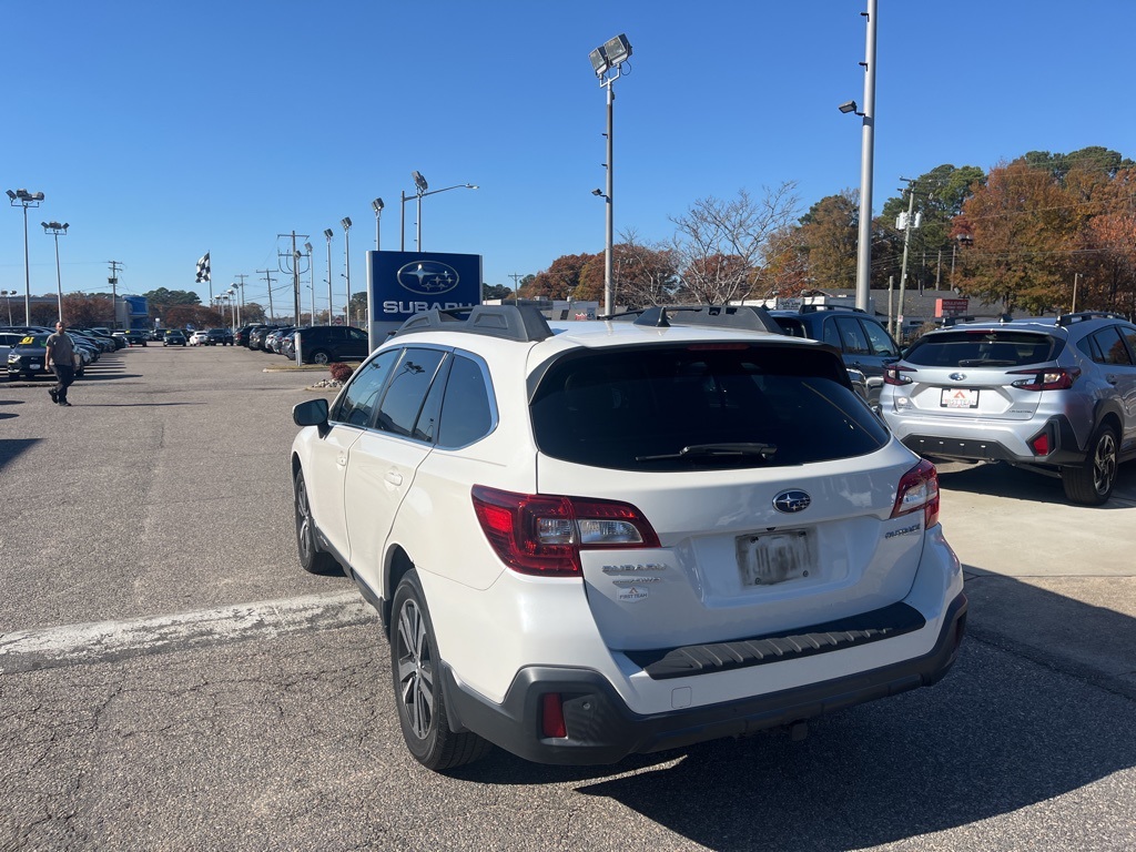 2019 Subaru Outback 2.5i Limited photo 2