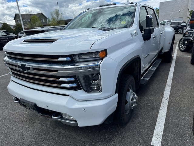 2021 Chevrolet Silverado 3500HD High Country photo 2