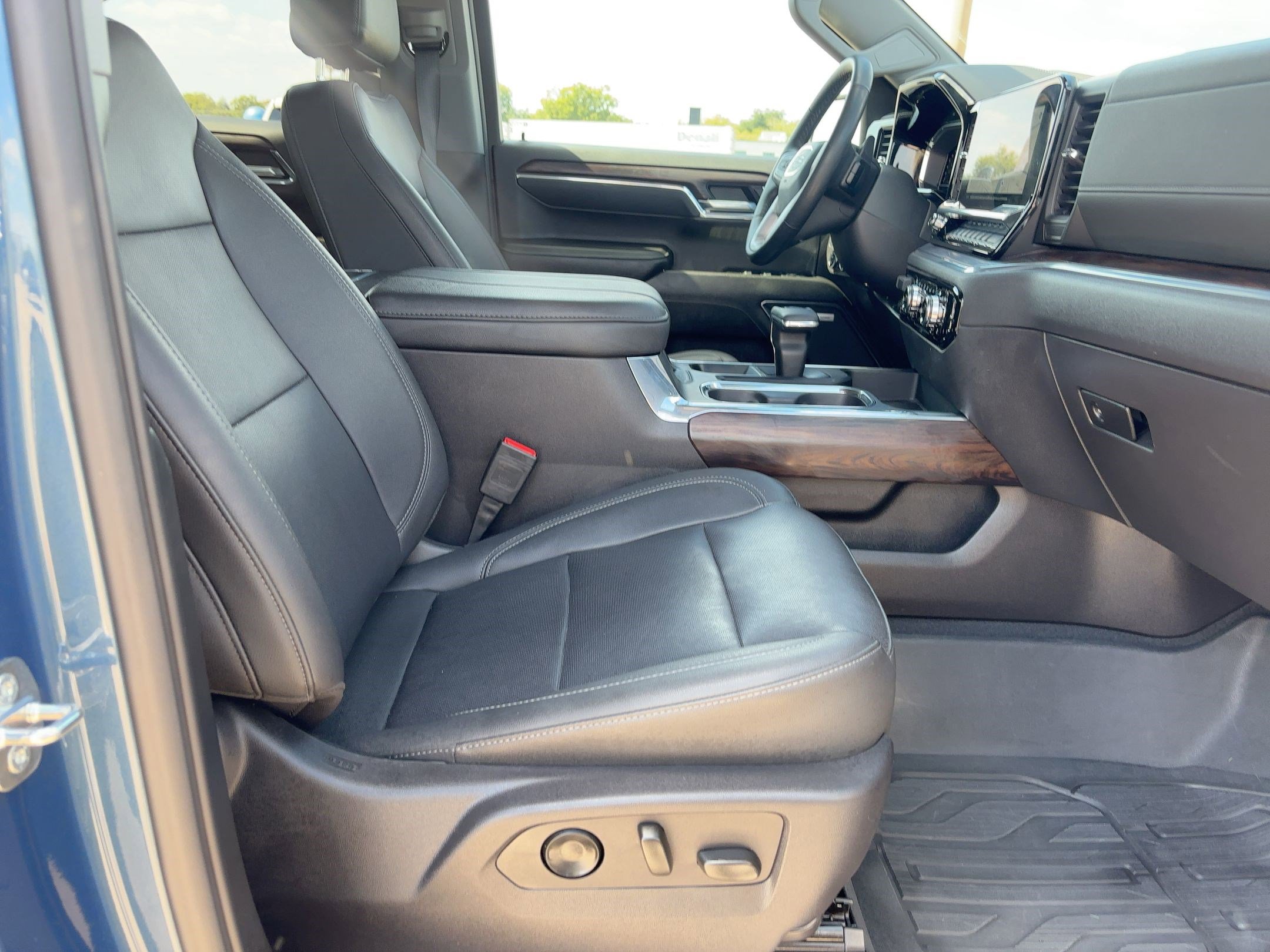2024 Gmc Sierra 1500 SLT photo 27