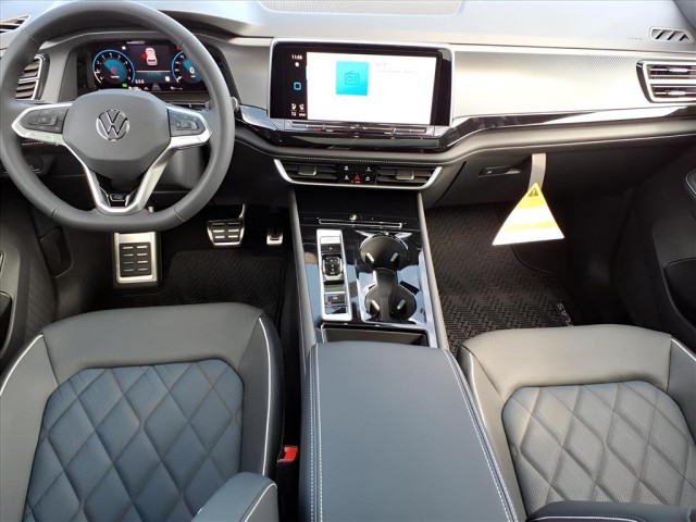 2026 Volkswagen Atlas Cross Sport SEL Premium R-Line photo 13