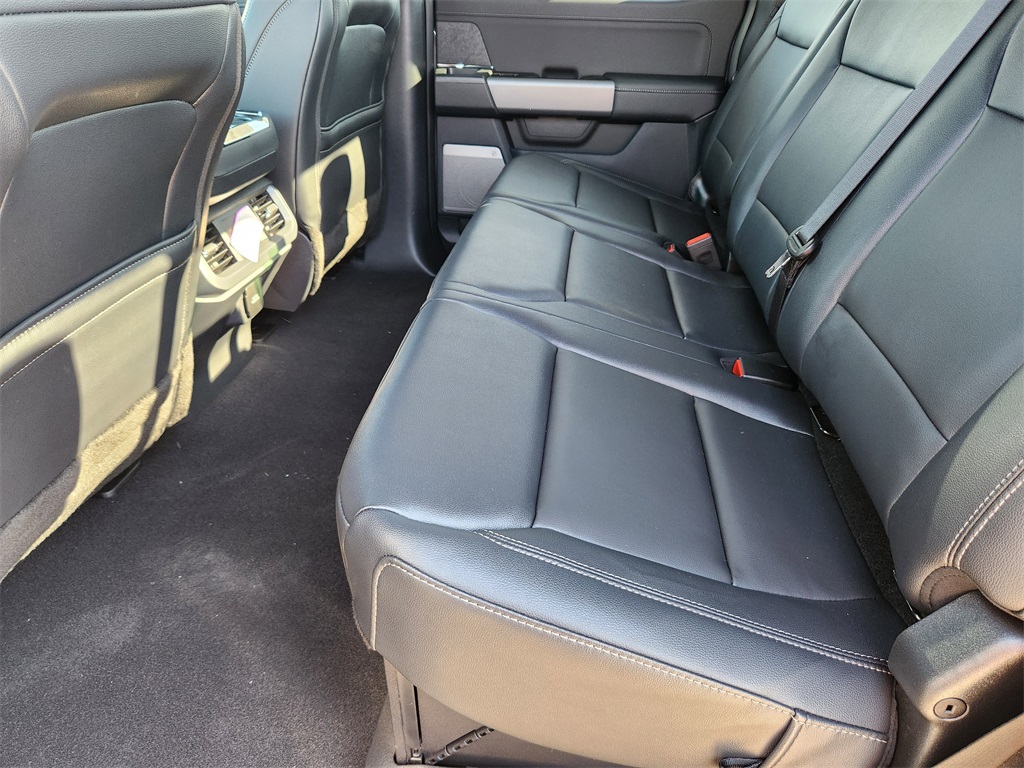 2025 Ford F-150 XLT photo 19