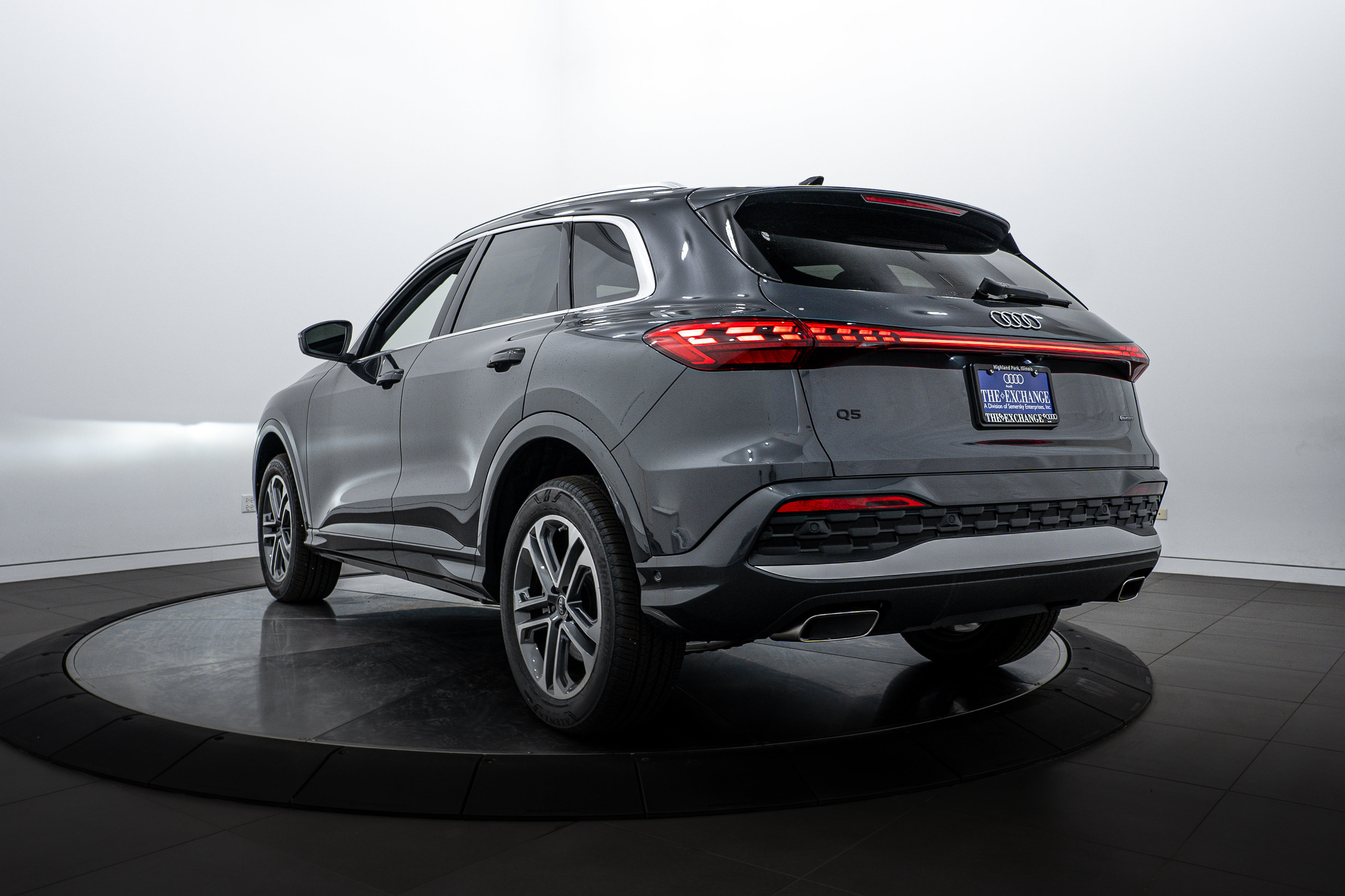 2025 Audi Q5 Premium Plus photo 4