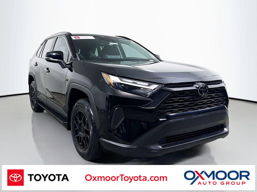 2022 Toyota RAV4 XLE's photo