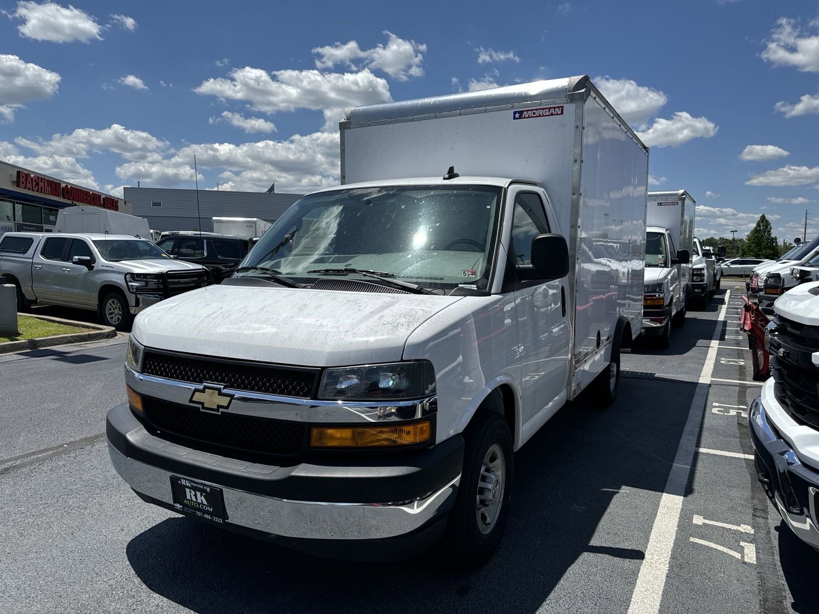2023 Chevrolet Express Cutaway 3500 photo 4