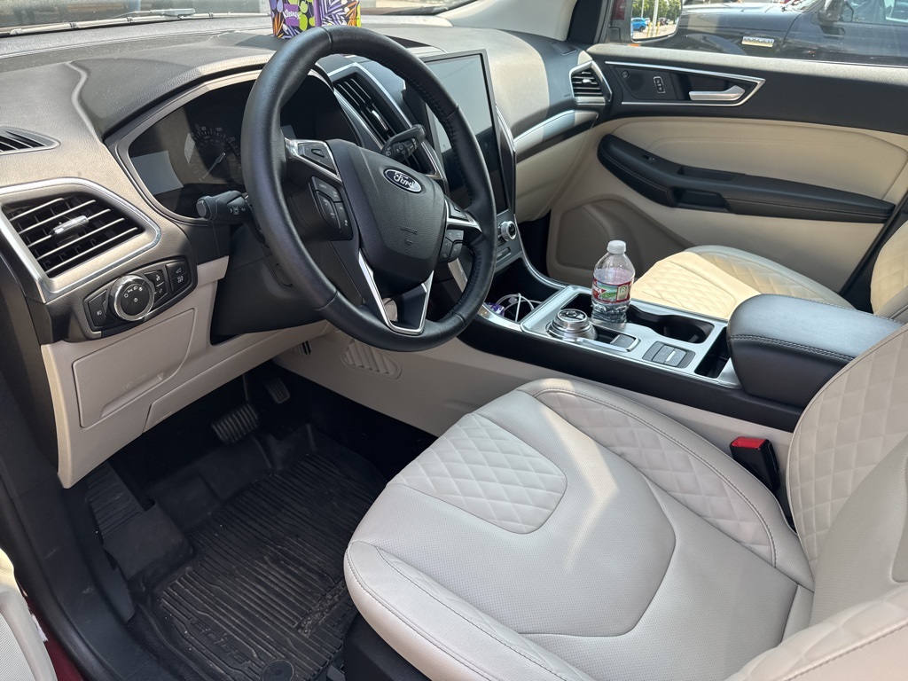 2024 Ford Edge Titanium photo 5