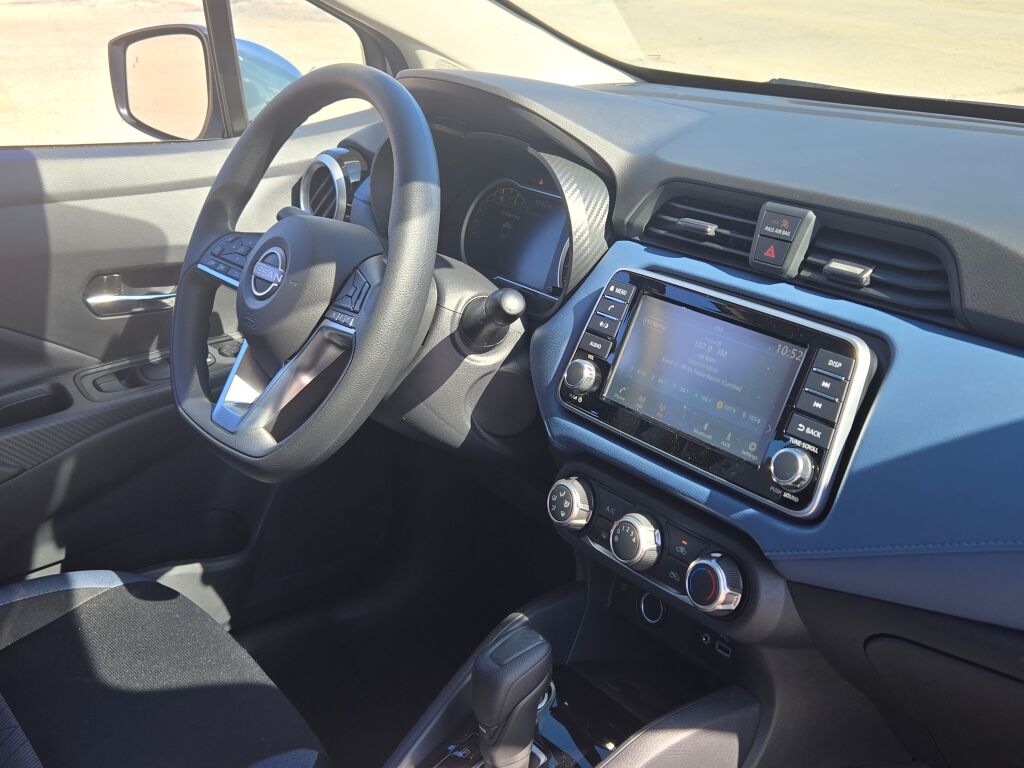 2025 Nissan Versa SV photo 6