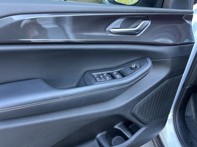 2023 Jeep Grand Cherokee Laredo photo 16