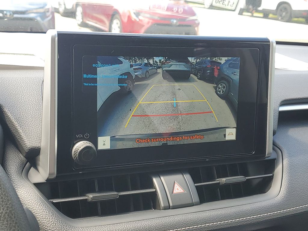 2025 Toyota RAV4 Hybrid LE photo 19
