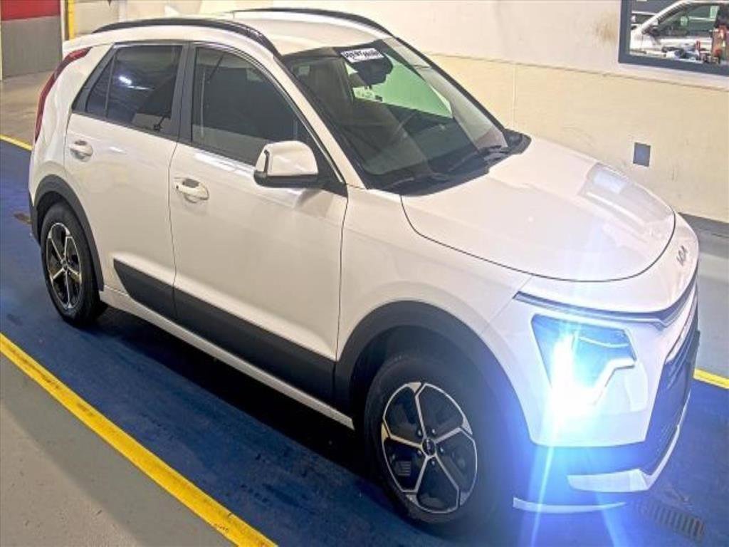 2023 Kia Niro EX's photo
