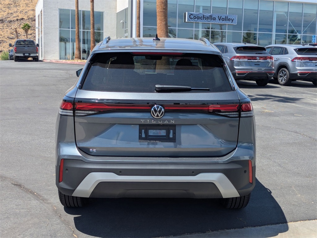 2025 Volkswagen Tiguan SE photo 3