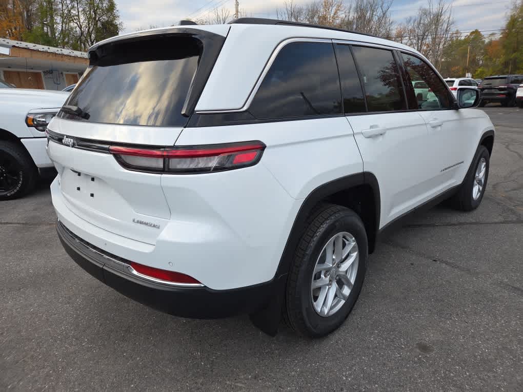 2025 Jeep Grand Cherokee Laredo X photo 2