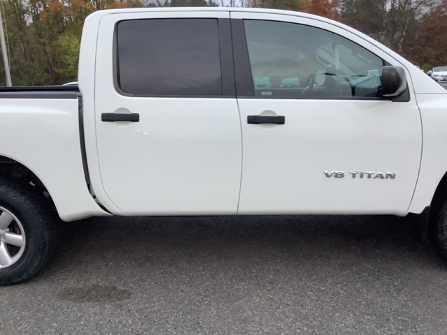 2015 Nissan Titan S photo 4