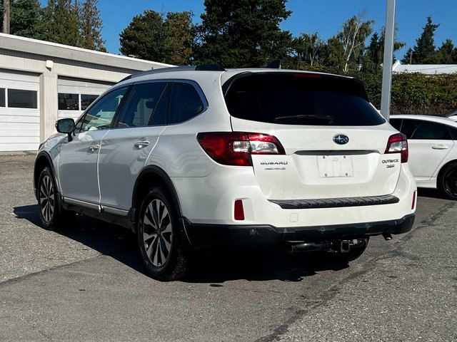 2017 Subaru Outback Touring photo 4
