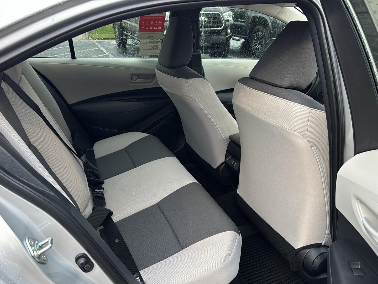 2025 Toyota Corolla Hybrid LE photo 11