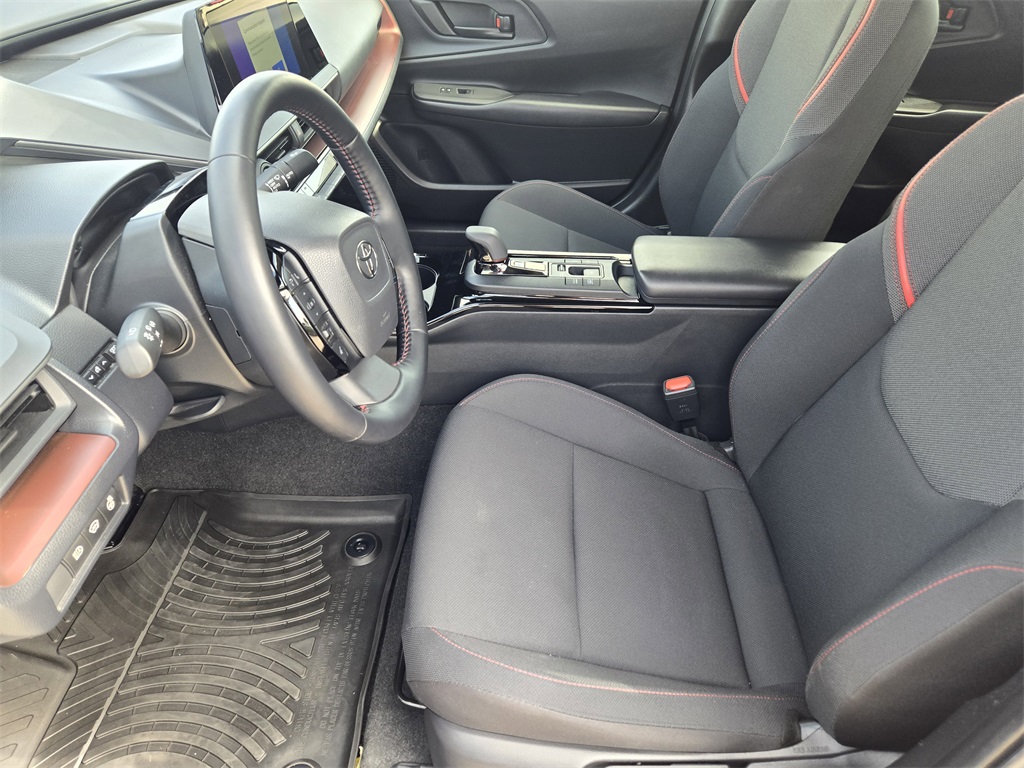 2024 Toyota Prius Prime SE photo 14