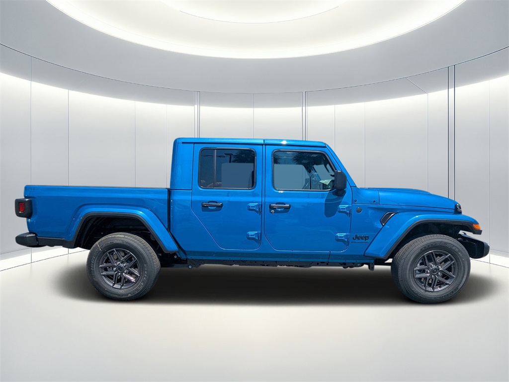 2025 Jeep Gladiator Sport S photo 2