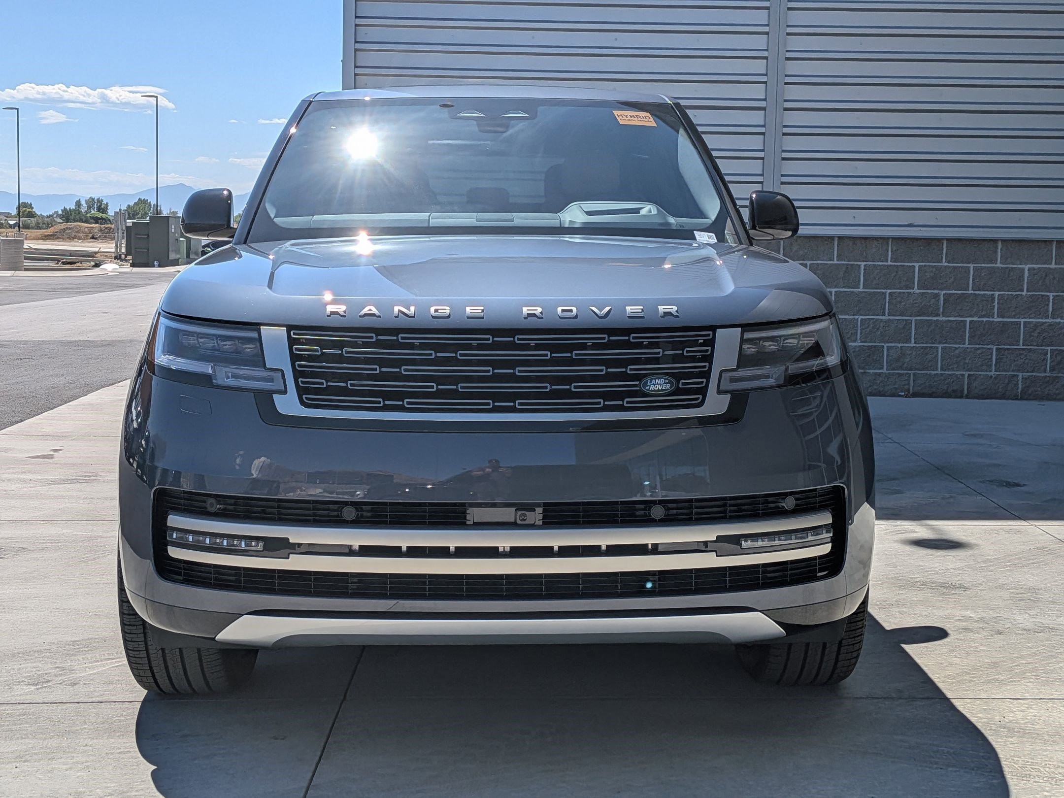 2025 Land Rover Range Rover SE photo 9