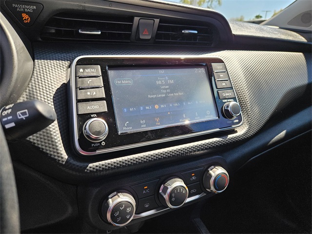 2025 Nissan Kicks Play S photo 9