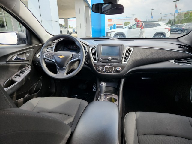 2017 Chevrolet Malibu LS photo 2
