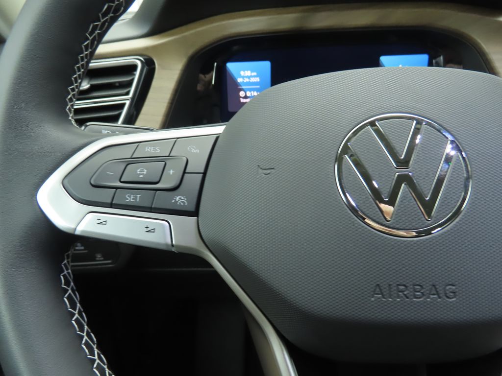 2026 Volkswagen Atlas SE Technology photo 11