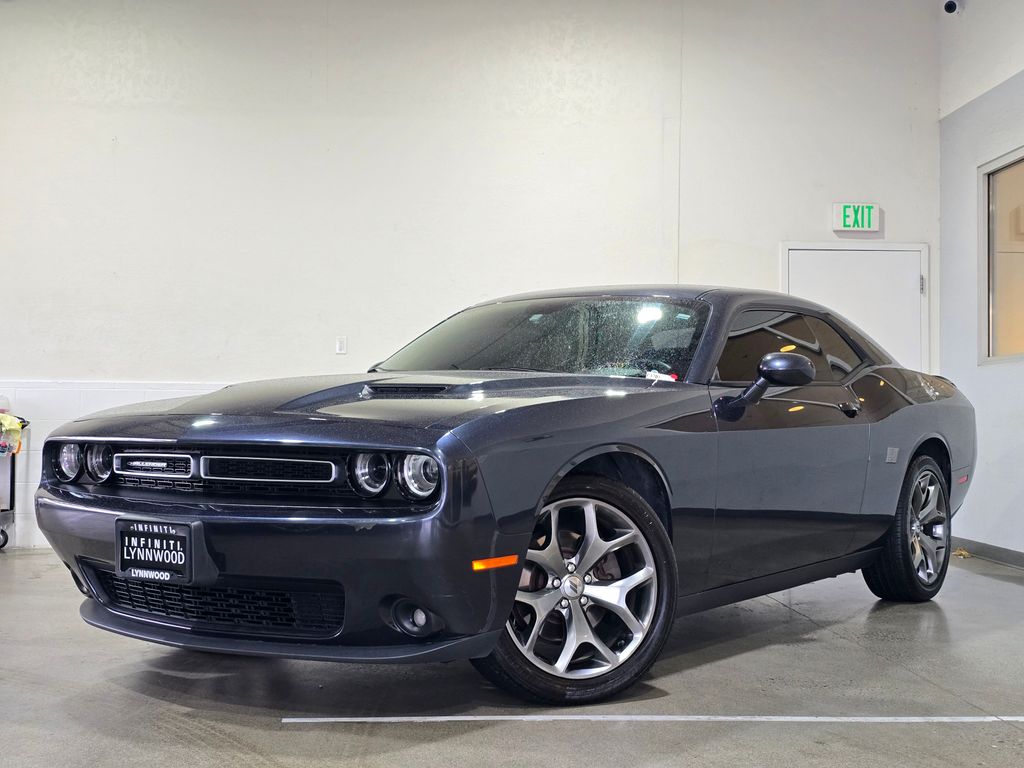 2017 Dodge Challenger SXT Plus