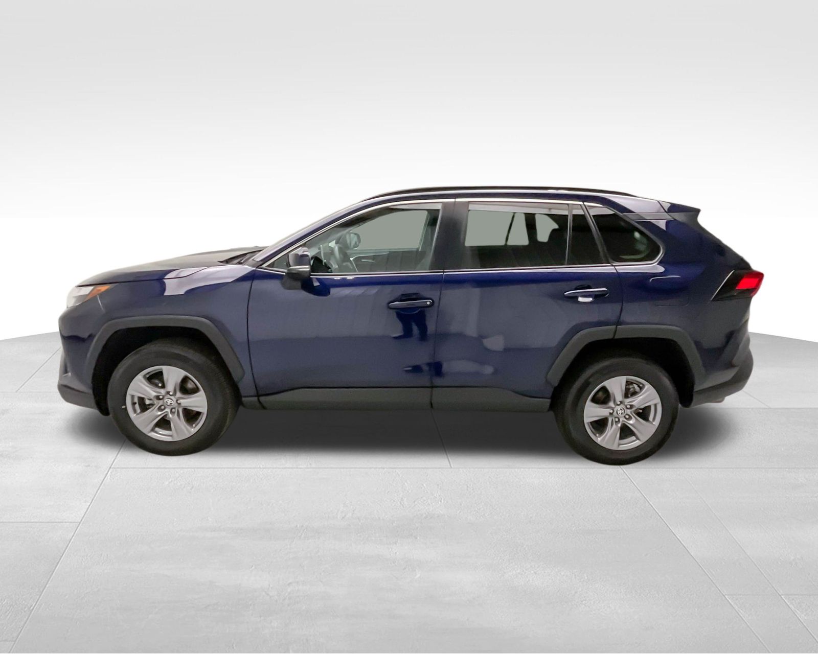 2024 Toyota RAV4 XLE photo 8