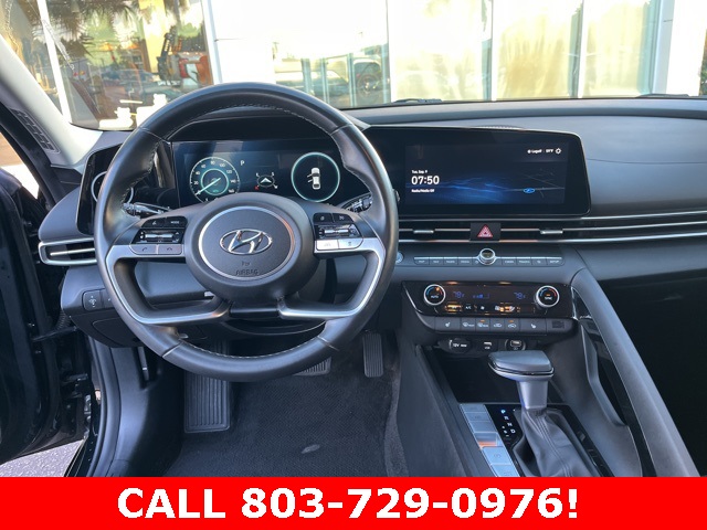 2023 Hyundai Elantra SEL photo 16