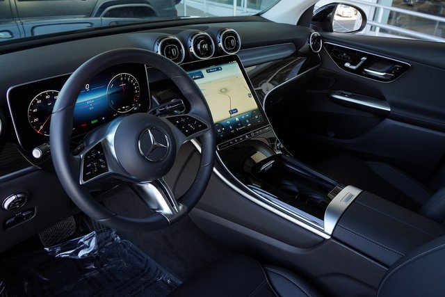 2025 Mercedes Benz GLC 350e 4MATIC photo 2